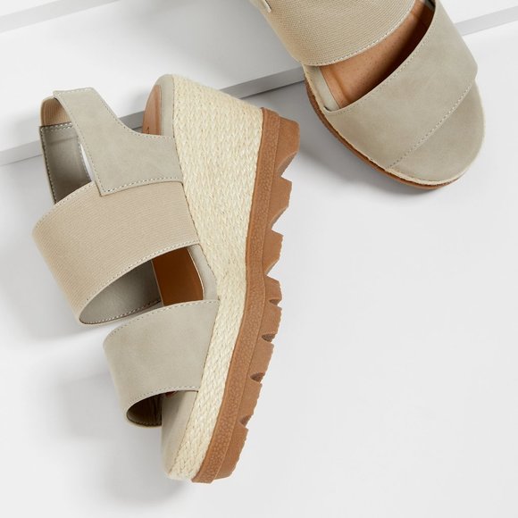 Maurice Farah Chunky Heel Sandal 10 - Picture 2 of 5